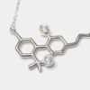 CLGANTE2.jpg COLGANTE MOLÉCULA THC DE PLATA ESTERLINA - PIEDRAS BLANCAS - 43CM